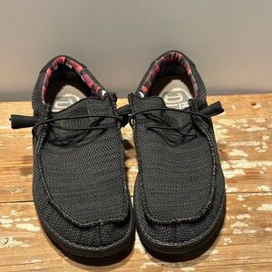 Hey Dude Men's Wally Sox Classic Slip-on Shoe men’s 8 woman’s 10